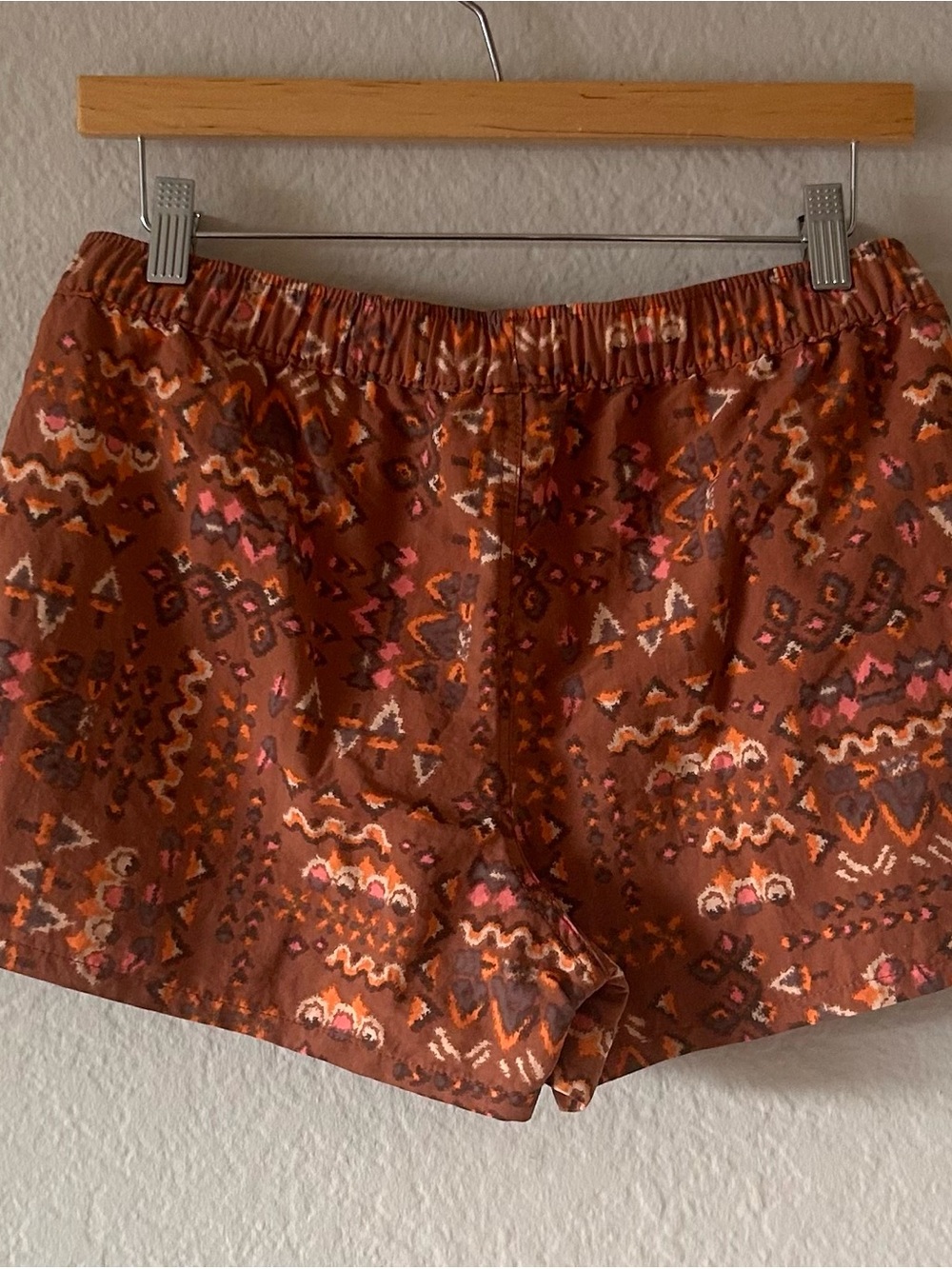 Patagonia Baggies Women's Ikat Print Elastic Waist Shorts - Picture 2 of 4